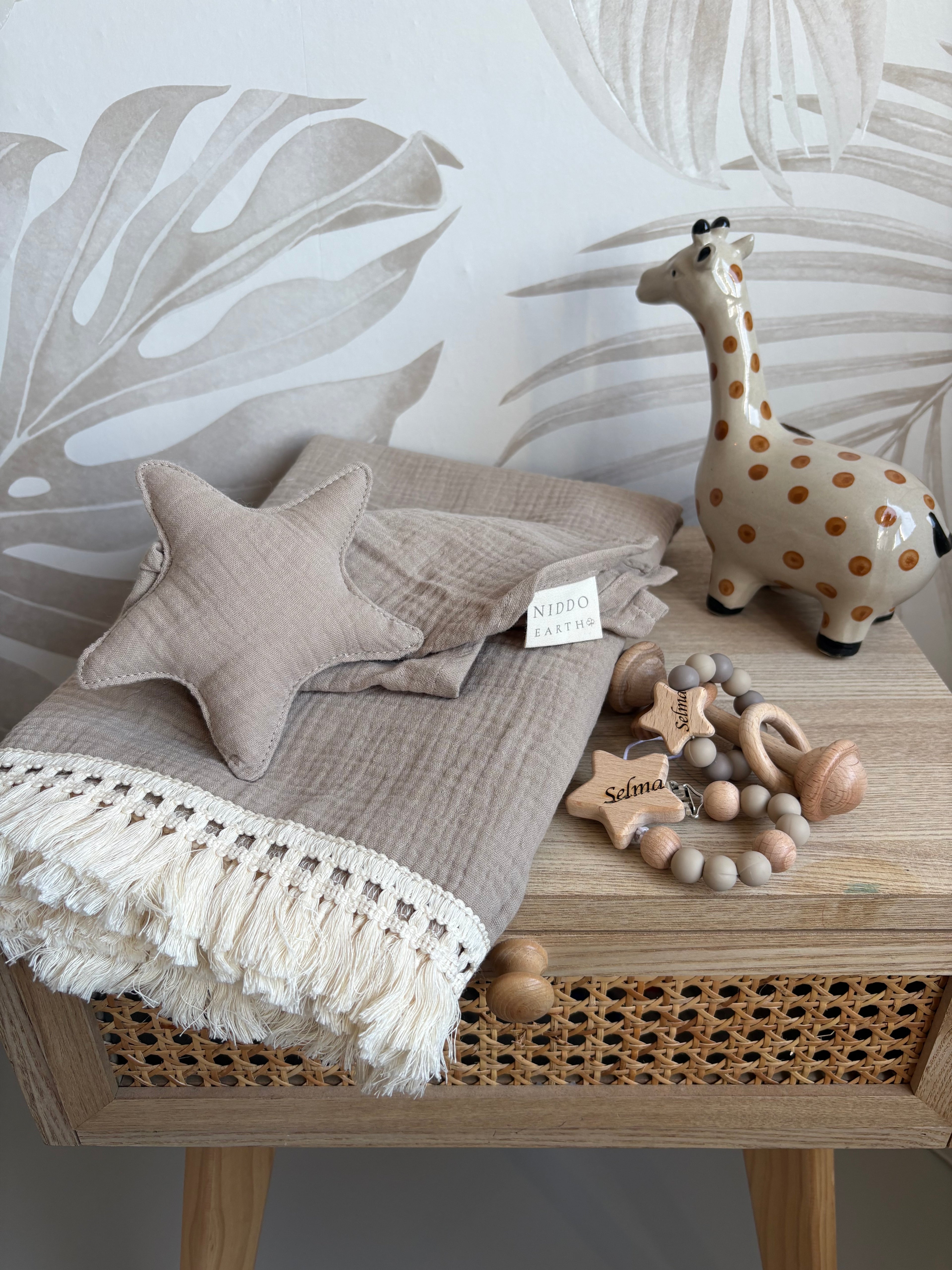 Kraamcadeau Baby Set | Mousseline Deken, Speenkoord, Rammelaar & Knuffeldoekje