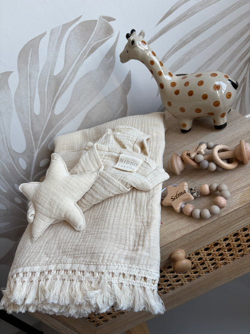 Kraamcadeau Baby Set | Mousseline Deken, Speenkoord, Rammelaar & Knuffeldoekje